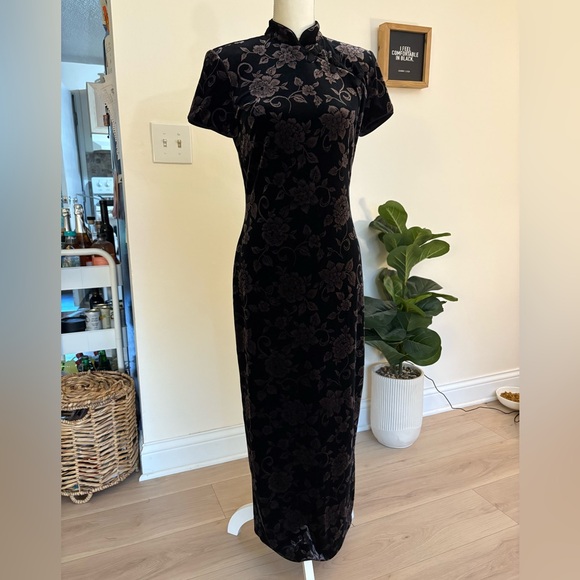 Vintage Dresses & Skirts - David Warren 90’s vintage Chinese velvet Dress